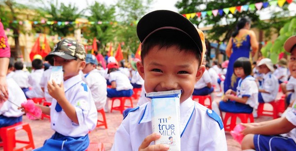 Sữa học đường – Việc làm ý nghĩa giúp cho con em có một tương lai cao lớn, khỏe mạnh