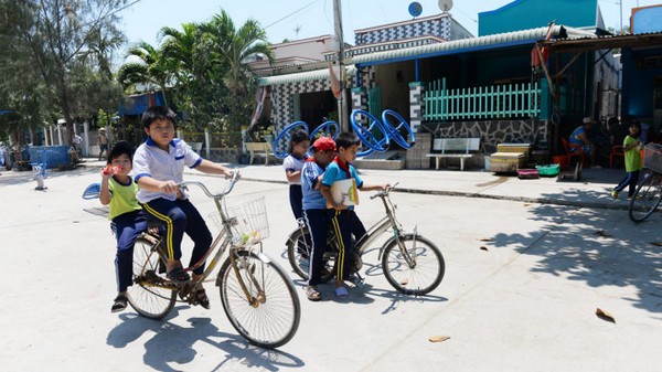 TP.HCM: Học sinh xã đảo duy nhất không phải vượt biển đến trường