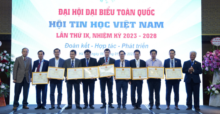 MISA nhận bằng khen Hội Tin học Việt Nam tại Đại hội đại biểu lần thứ 9